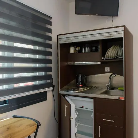 Casa D' Irene Near Airport, 200 Mtrs From The Beach, Artemis Center Apartment *
