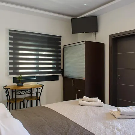 Casa D' Irene Near Airport, 200 Mtrs From The Beach, Artemis Center