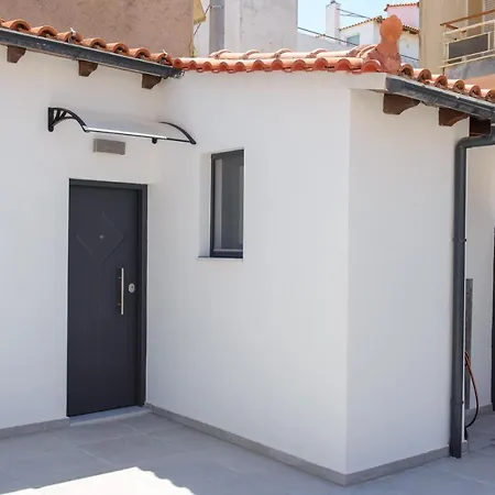 Casa D' Irene Near Airport, 200 Mtrs From The Beach, Artemis Center Apartment *