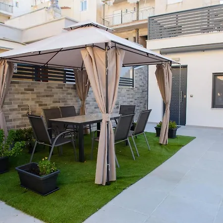 Casa D' Irene Near Airport, 200 Mtrs From The Beach, Artemis Center *